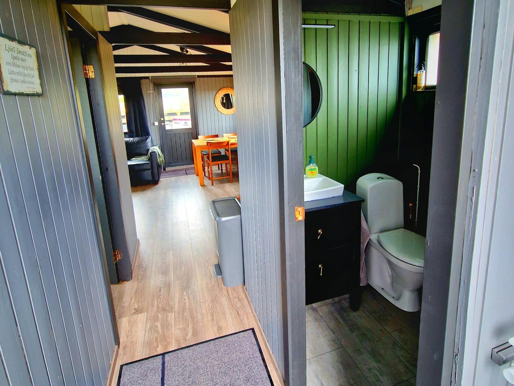 Green Farm Stay With Private Hot Tub 霍尔斯沃德吕尔 外观 照片